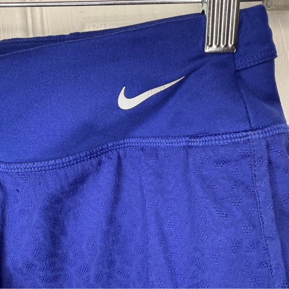 Nike Women's Textured Athletic Shorts in Deep Royal Blue Size Medium GUC - Picture 2 of 9